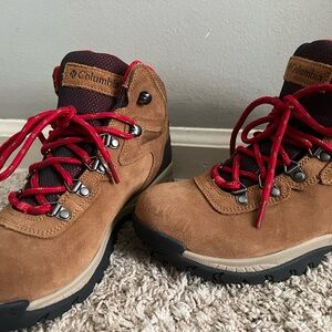 Columbia hiking boots